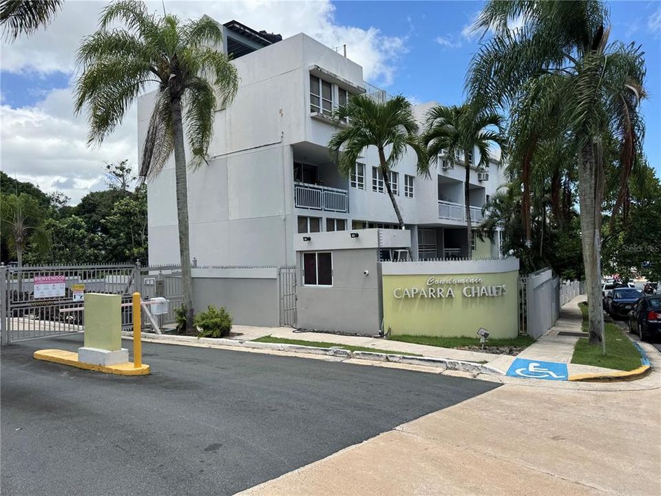 出租: $2,400 (3 贝兹, 2 浴室, 0 平方英尺)