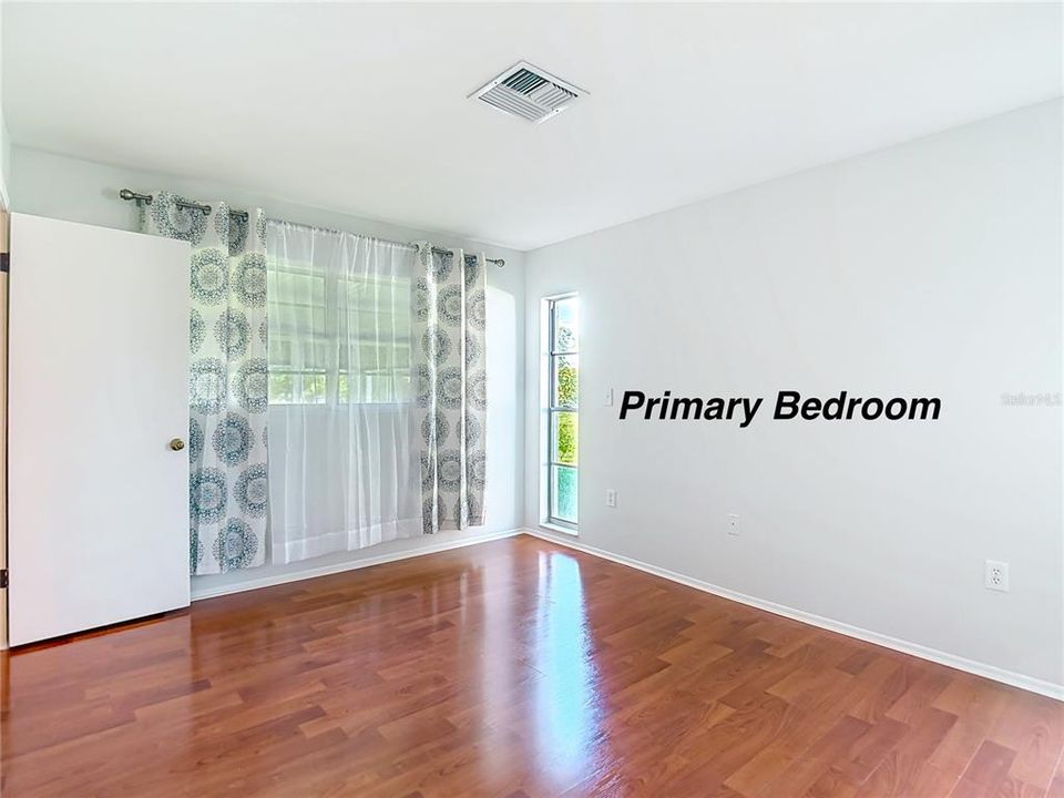 Под контрактом: $244,900 (3 спален, 2 ванн, 1226 Квадратных фут)