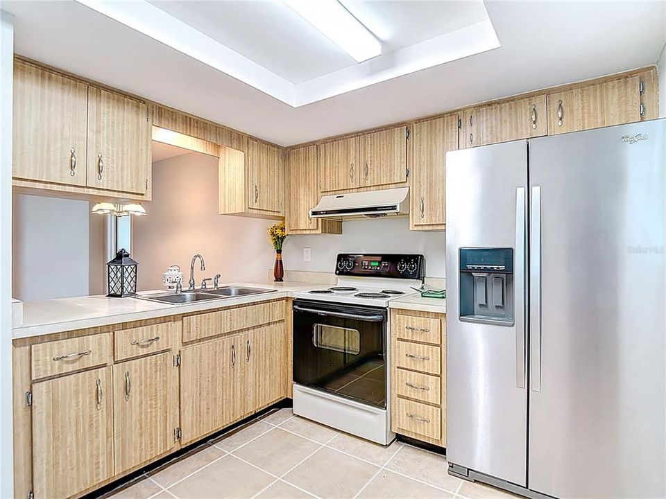 Под контрактом: $244,900 (3 спален, 2 ванн, 1226 Квадратных фут)