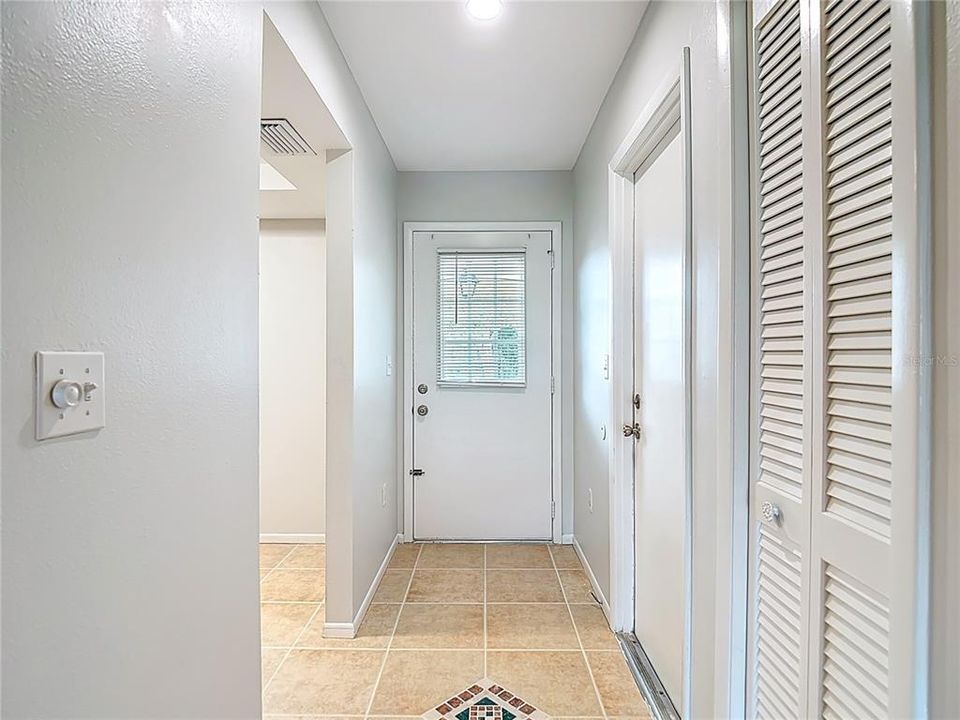 Под контрактом: $244,900 (3 спален, 2 ванн, 1226 Квадратных фут)