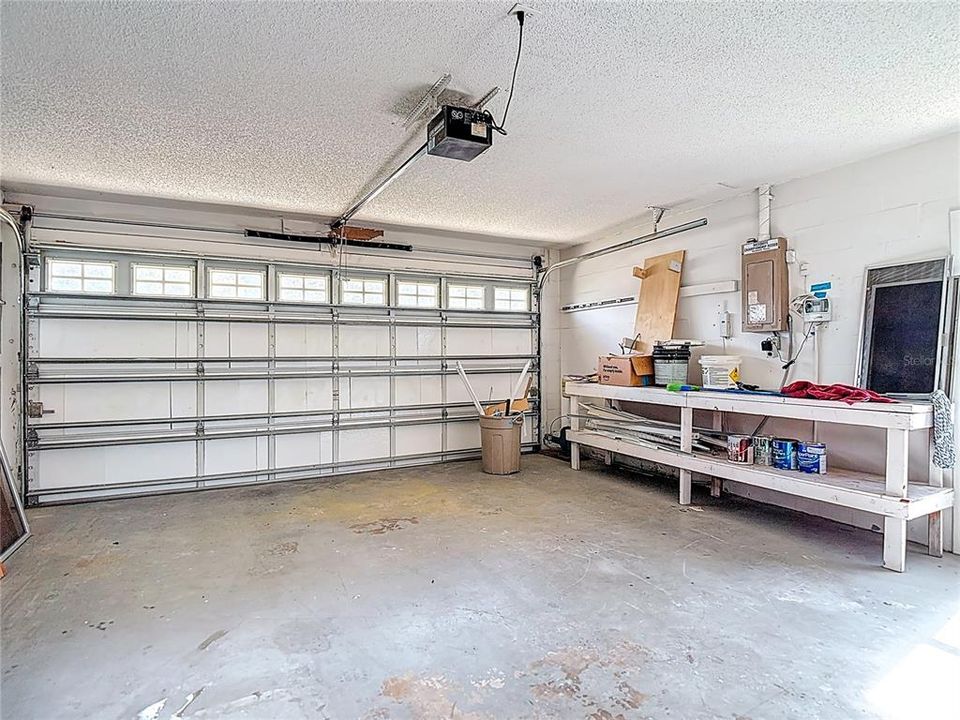 Под контрактом: $244,900 (3 спален, 2 ванн, 1226 Квадратных фут)