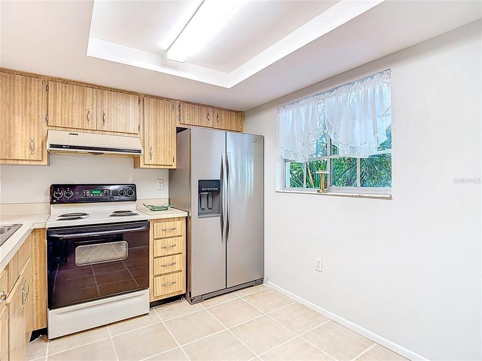 Под контрактом: $244,900 (3 спален, 2 ванн, 1226 Квадратных фут)