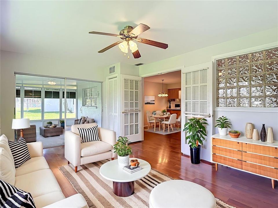 Под контрактом: $244,900 (3 спален, 2 ванн, 1226 Квадратных фут)