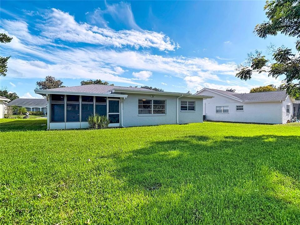 Под контрактом: $244,900 (3 спален, 2 ванн, 1226 Квадратных фут)