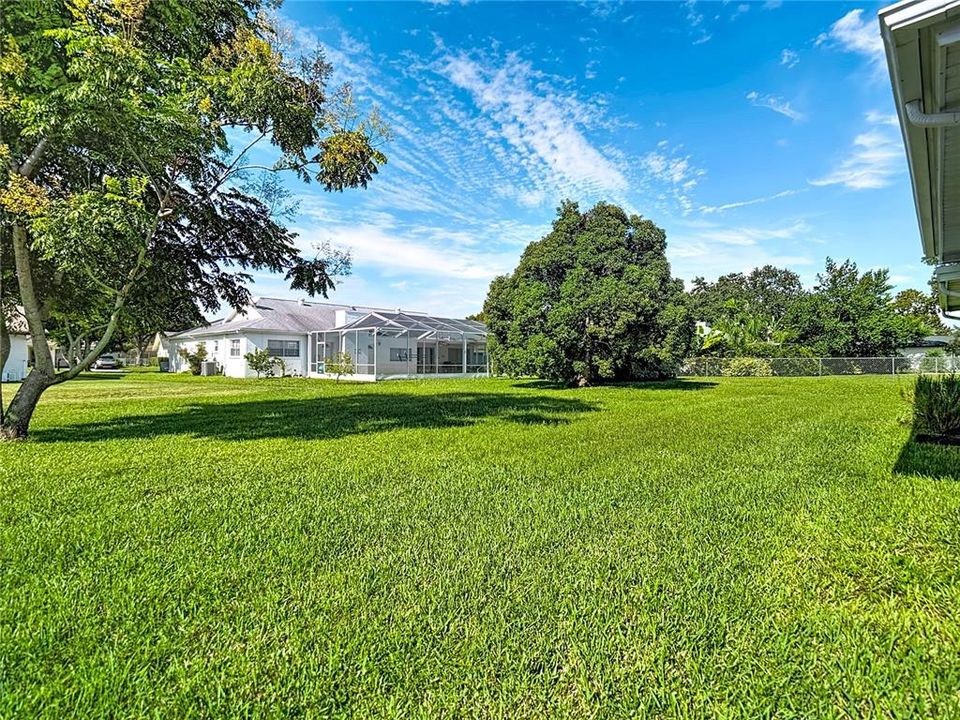 Под контрактом: $244,900 (3 спален, 2 ванн, 1226 Квадратных фут)