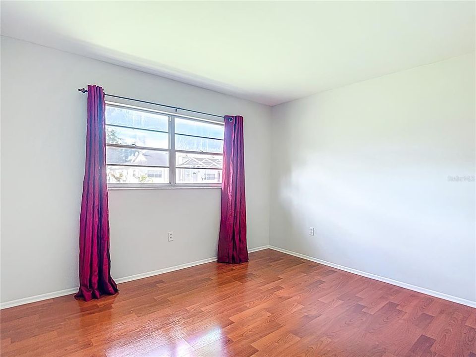 Под контрактом: $244,900 (3 спален, 2 ванн, 1226 Квадратных фут)