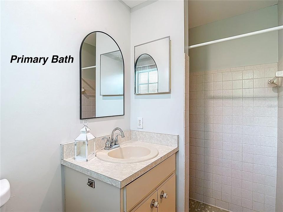 Под контрактом: $244,900 (3 спален, 2 ванн, 1226 Квадратных фут)