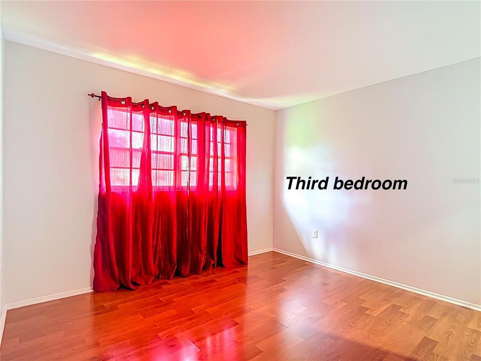 Под контрактом: $244,900 (3 спален, 2 ванн, 1226 Квадратных фут)