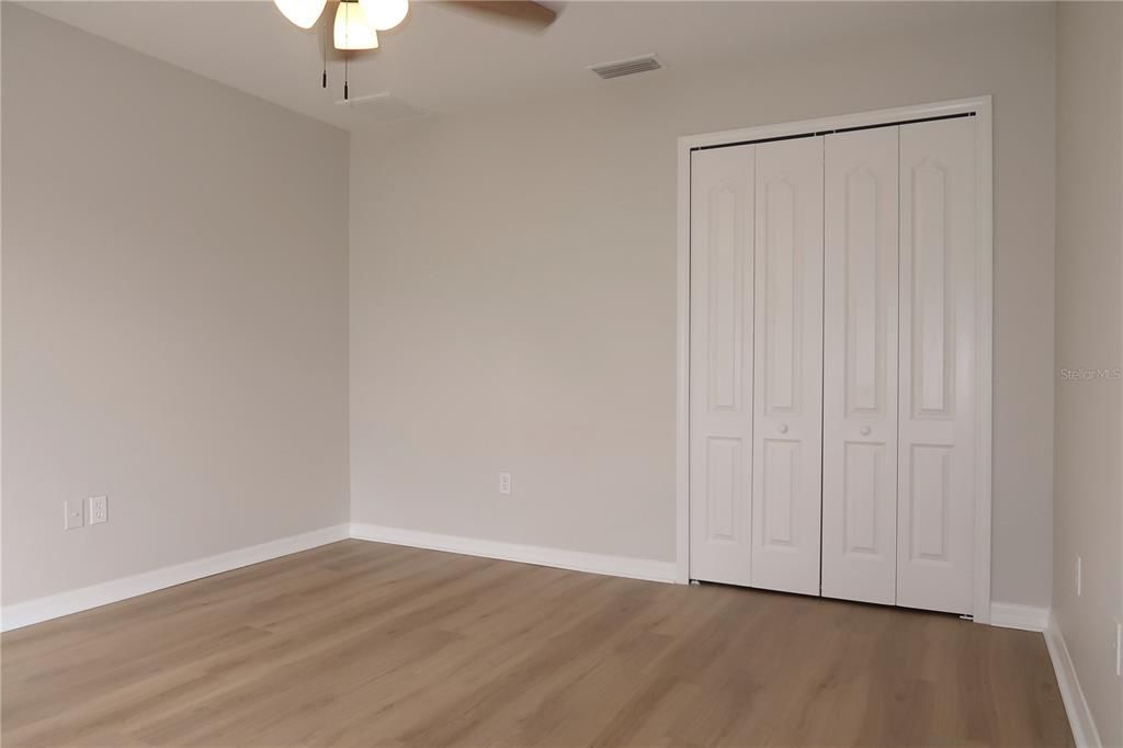 Под контрактом: $399,700 (4 спален, 3 ванн, 2433 Квадратных фут)