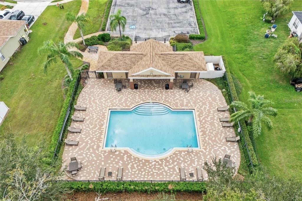 Под контрактом: $399,700 (4 спален, 3 ванн, 2433 Квадратных фут)