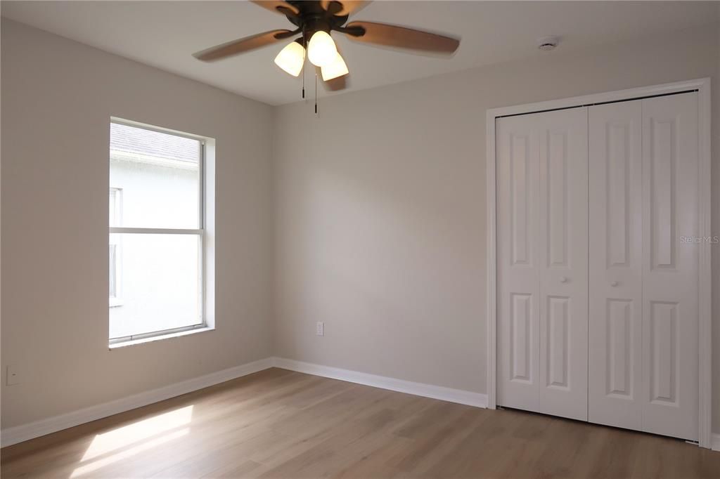 Под контрактом: $399,700 (4 спален, 3 ванн, 2433 Квадратных фут)