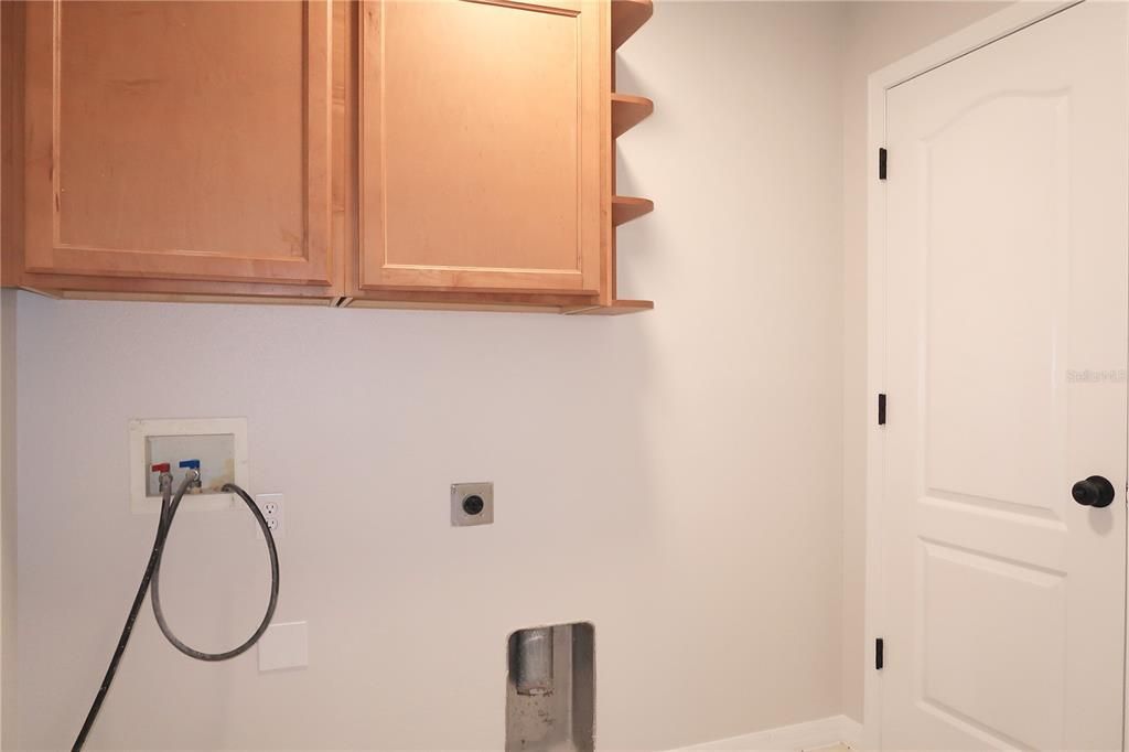 Под контрактом: $399,700 (4 спален, 3 ванн, 2433 Квадратных фут)