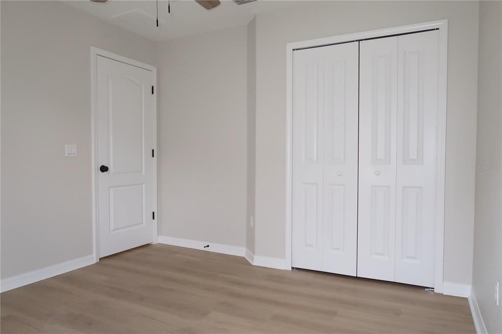 Под контрактом: $399,700 (4 спален, 3 ванн, 2433 Квадратных фут)