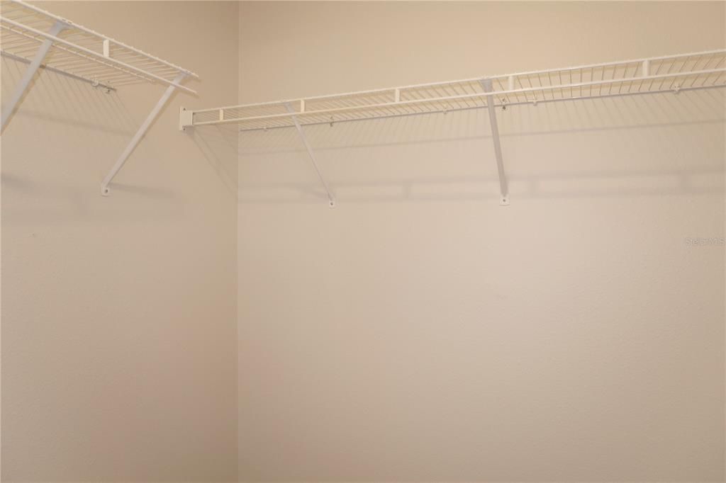 Под контрактом: $399,700 (4 спален, 3 ванн, 2433 Квадратных фут)