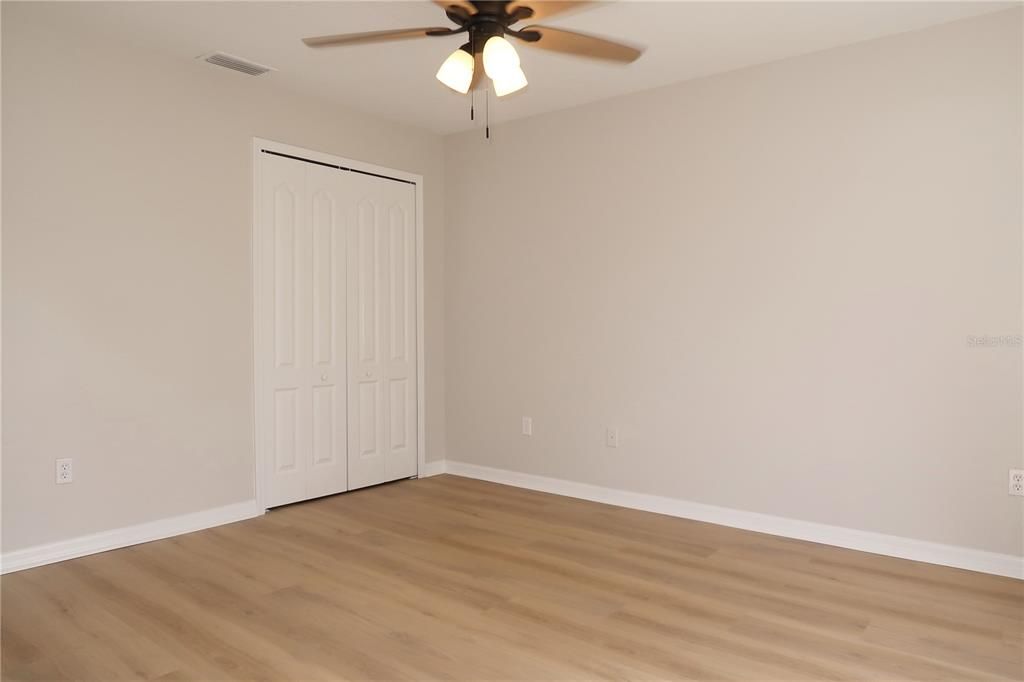 Под контрактом: $399,700 (4 спален, 3 ванн, 2433 Квадратных фут)