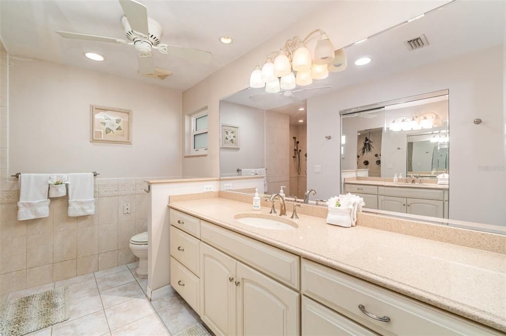 待售: $875,000 (3 贝兹, 2 浴室, 1641 平方英尺)