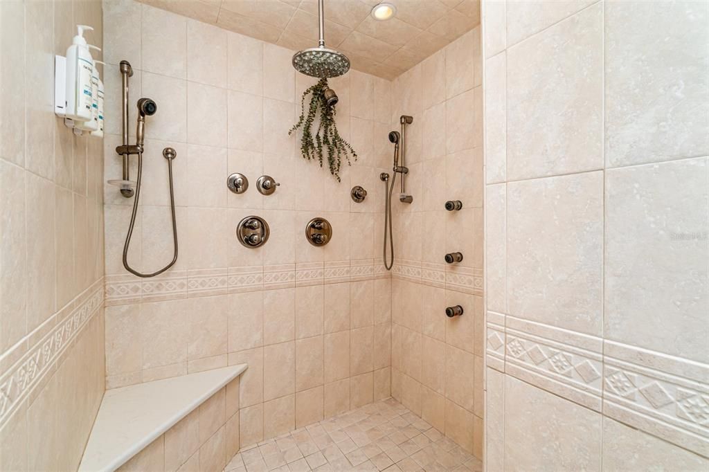 待售: $875,000 (3 贝兹, 2 浴室, 1641 平方英尺)