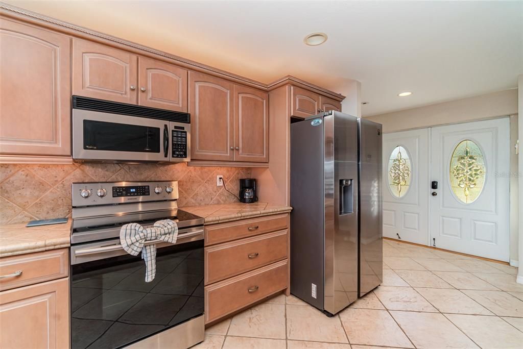 待售: $875,000 (3 贝兹, 2 浴室, 1641 平方英尺)