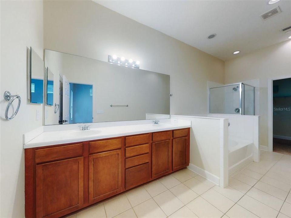 For Sale: $335,000 (3 beds, 2 baths, 1857 Square Feet)