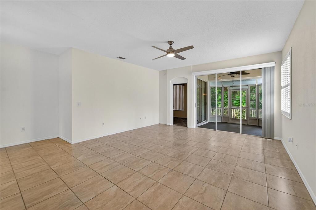 待售: $282,000 (2 贝兹, 2 浴室, 1488 平方英尺)