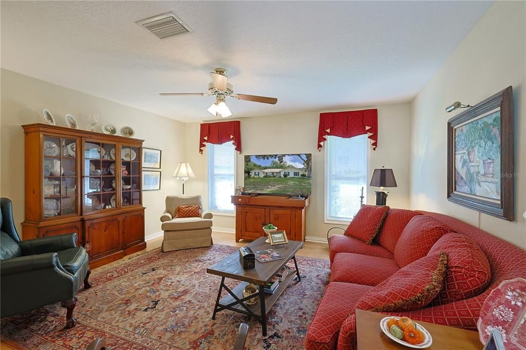 Active With Contract: $299,000 (2 beds, 2 baths, 1869 Square Feet)