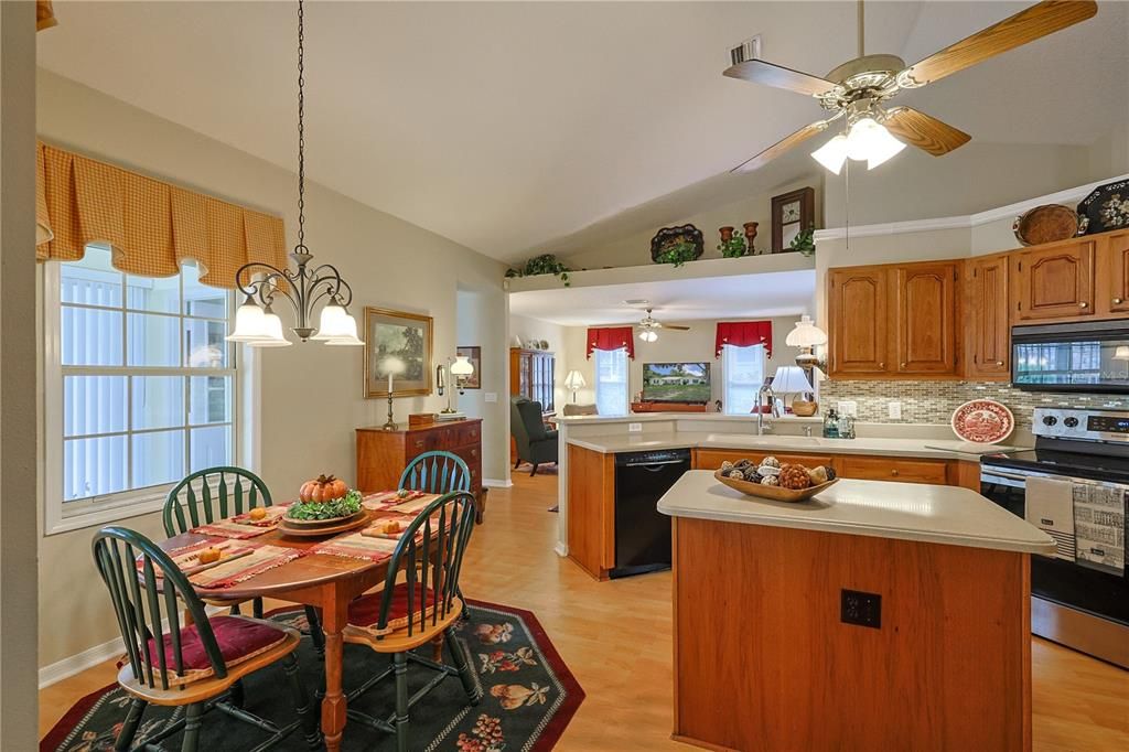 Active With Contract: $299,000 (2 beds, 2 baths, 1869 Square Feet)