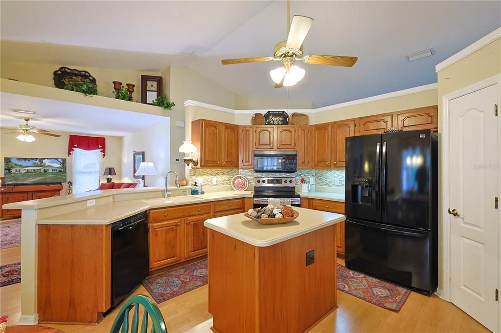 Active With Contract: $299,000 (2 beds, 2 baths, 1869 Square Feet)