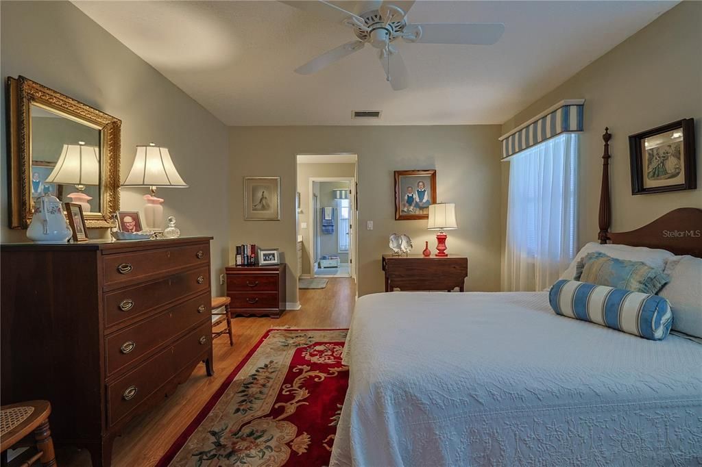 Active With Contract: $299,000 (2 beds, 2 baths, 1869 Square Feet)