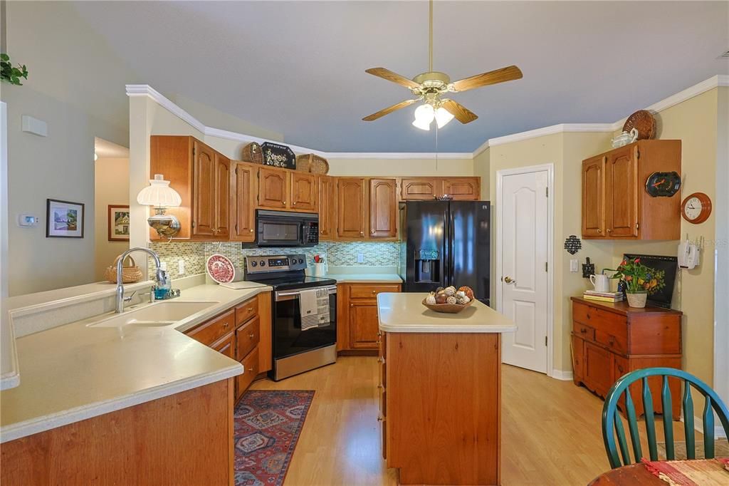 Active With Contract: $299,000 (2 beds, 2 baths, 1869 Square Feet)