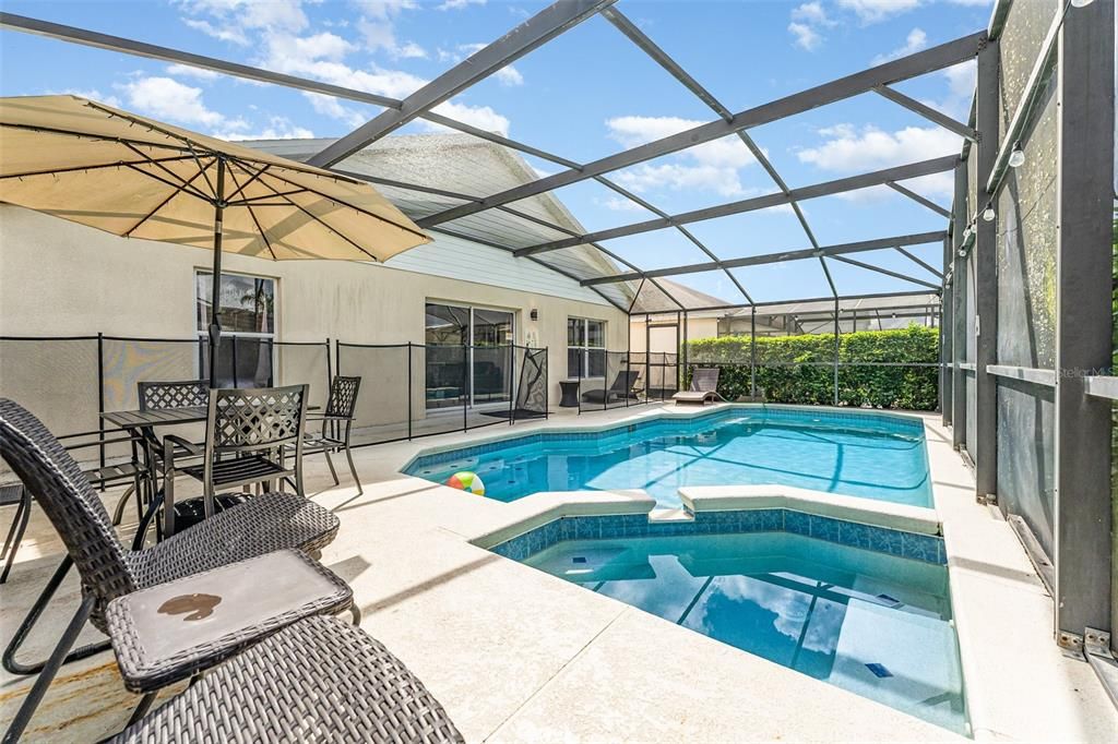 На продажу: $370,000 (4 спален, 2 ванн, 1567 Квадратных фут)