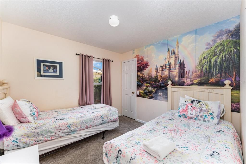 На продажу: $370,000 (4 спален, 2 ванн, 1567 Квадратных фут)