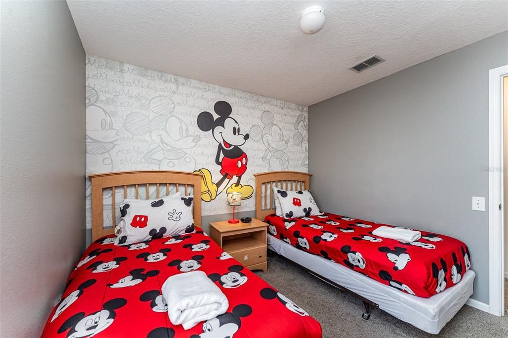 На продажу: $370,000 (4 спален, 2 ванн, 1567 Квадратных фут)