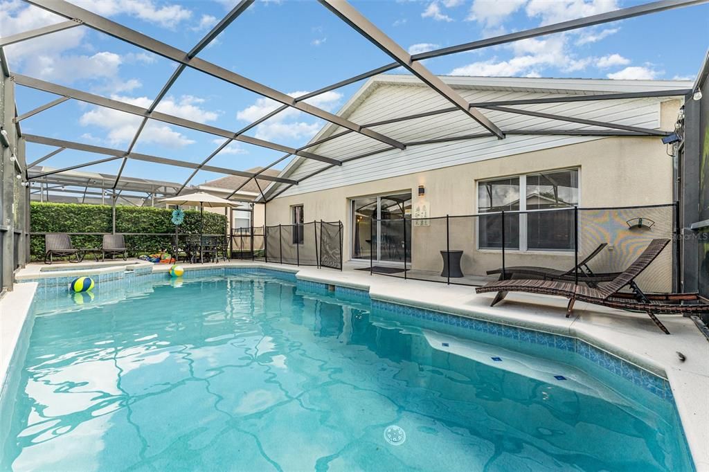 На продажу: $370,000 (4 спален, 2 ванн, 1567 Квадратных фут)