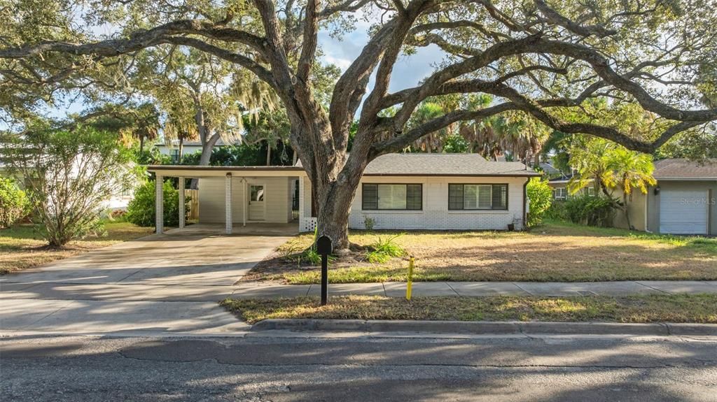 For Sale: $849,900 (0.24 acres)