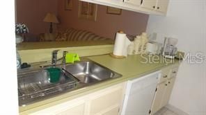 For Sale: $155,000 (2 beds, 1 baths, 845 Square Feet)