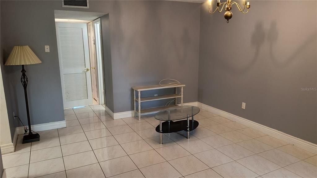 For Sale: $155,000 (2 beds, 1 baths, 845 Square Feet)