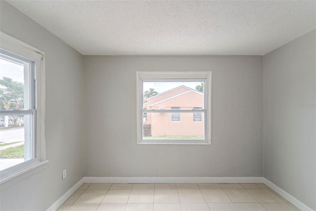 合同活跃: $494,900 (3 贝兹, 2 浴室, 1533 平方英尺)