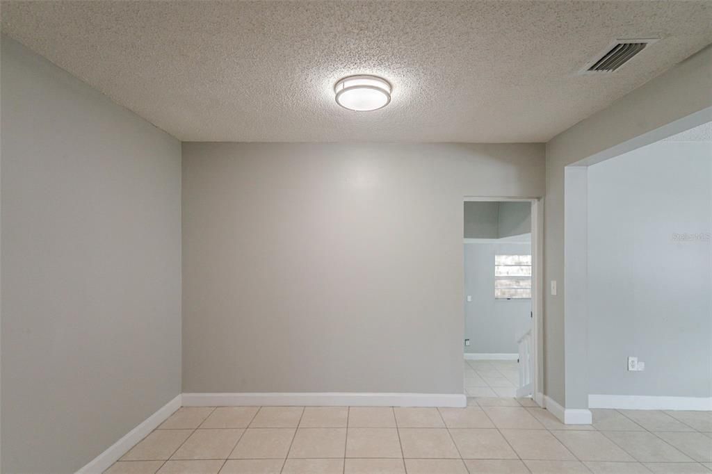 合同活跃: $494,900 (3 贝兹, 2 浴室, 1533 平方英尺)