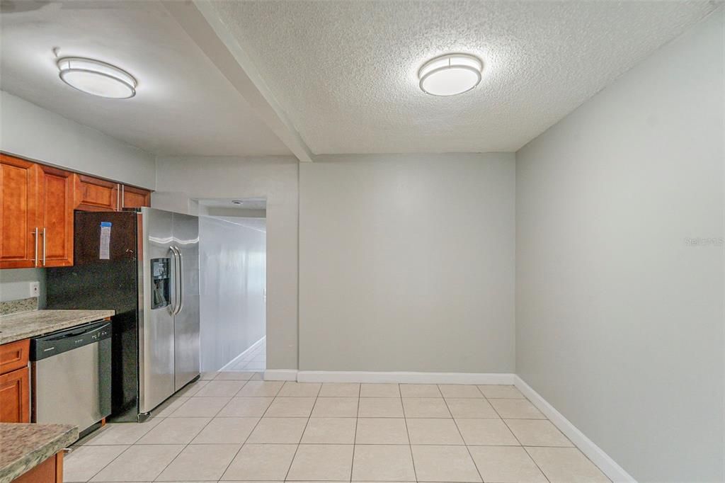 合同活跃: $494,900 (3 贝兹, 2 浴室, 1533 平方英尺)