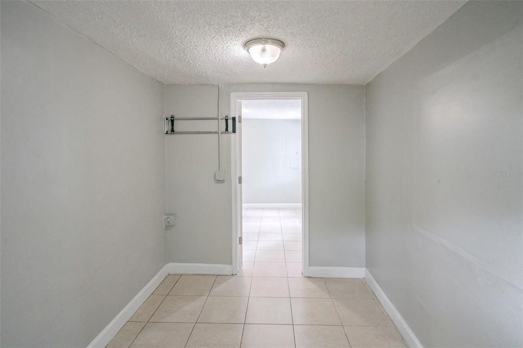 合同活跃: $494,900 (3 贝兹, 2 浴室, 1533 平方英尺)