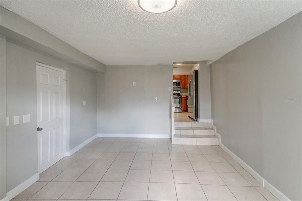 合同活跃: $494,900 (3 贝兹, 2 浴室, 1533 平方英尺)