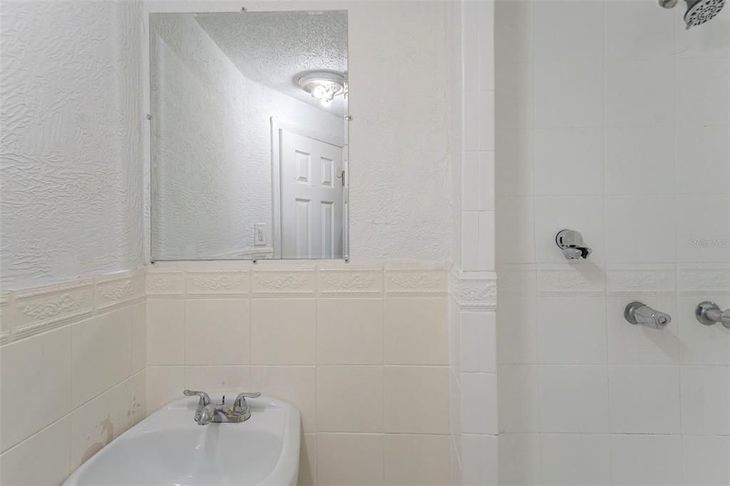 合同活跃: $494,900 (3 贝兹, 2 浴室, 1533 平方英尺)