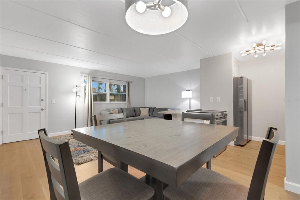 For Rent: $1,650 (1 beds, 1 baths, 747 Square Feet)