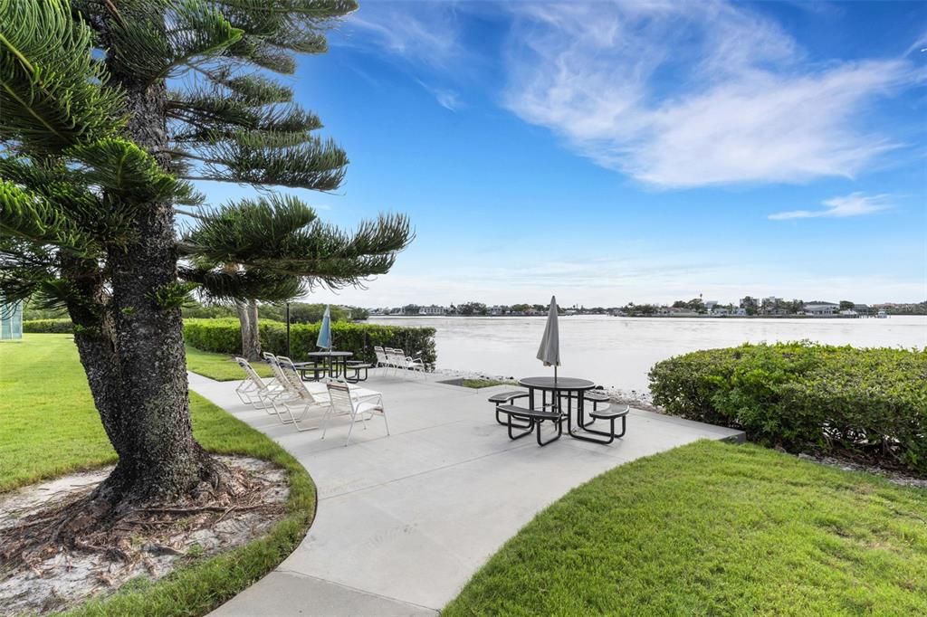 For Rent: $1,650 (1 beds, 1 baths, 747 Square Feet)