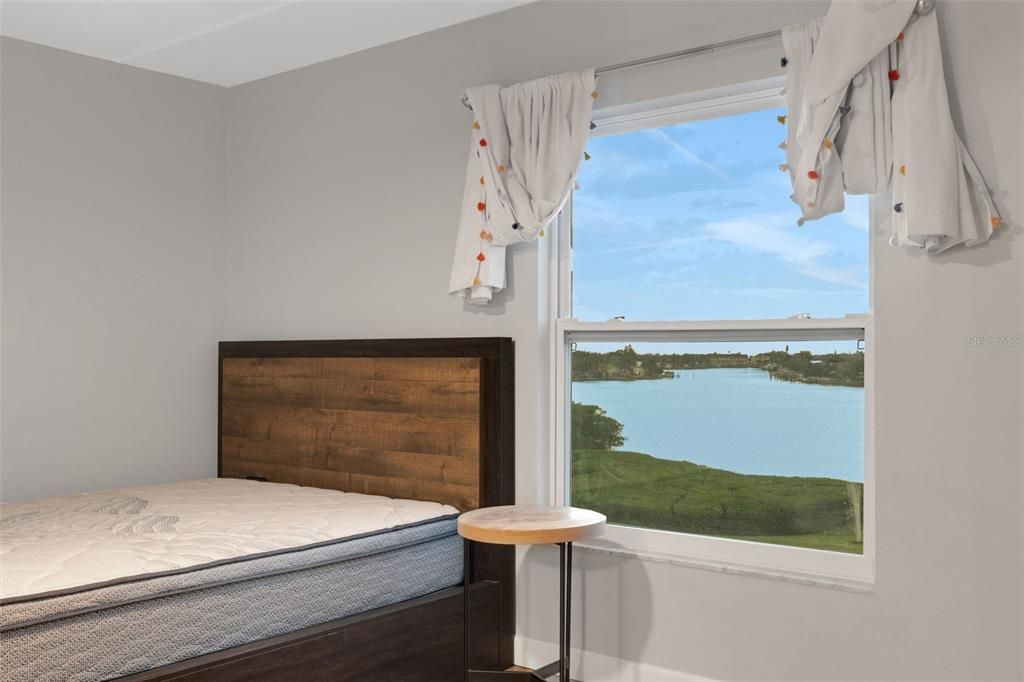 For Rent: $1,650 (1 beds, 1 baths, 747 Square Feet)