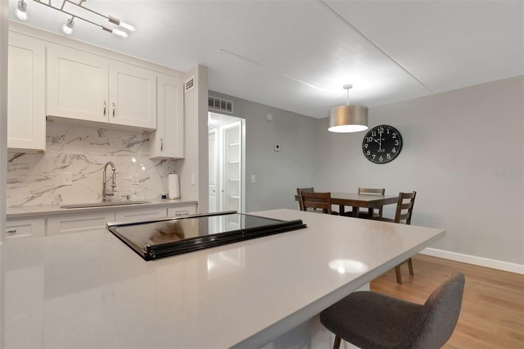 For Rent: $1,650 (1 beds, 1 baths, 747 Square Feet)