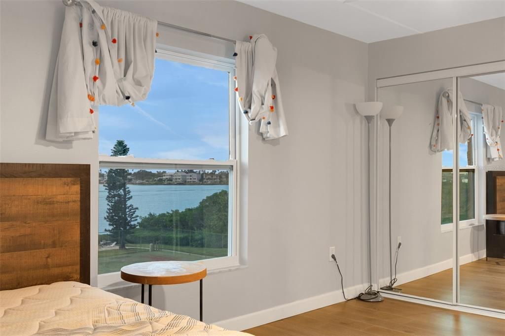 For Rent: $1,650 (1 beds, 1 baths, 747 Square Feet)