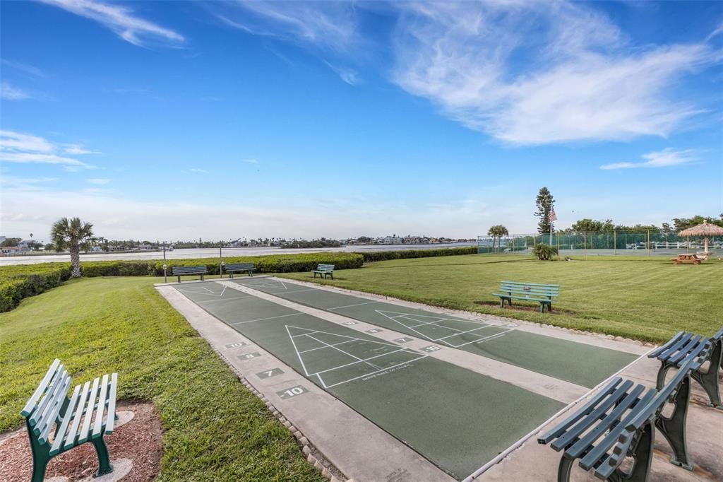 For Rent: $1,650 (1 beds, 1 baths, 747 Square Feet)