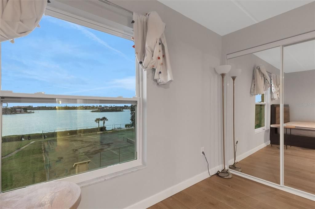 For Rent: $1,650 (1 beds, 1 baths, 747 Square Feet)