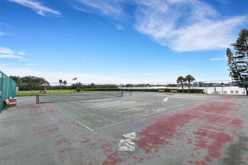 For Rent: $1,650 (1 beds, 1 baths, 747 Square Feet)